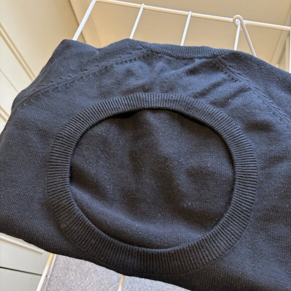 Open back sweater - Picture 3 of 3